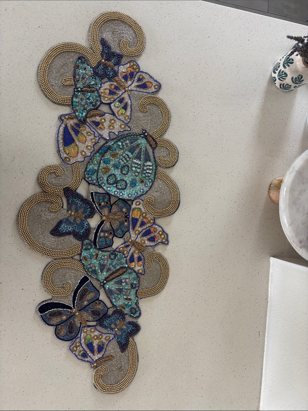 Kim Seybert 🦋table runner - Picture 2 of 12